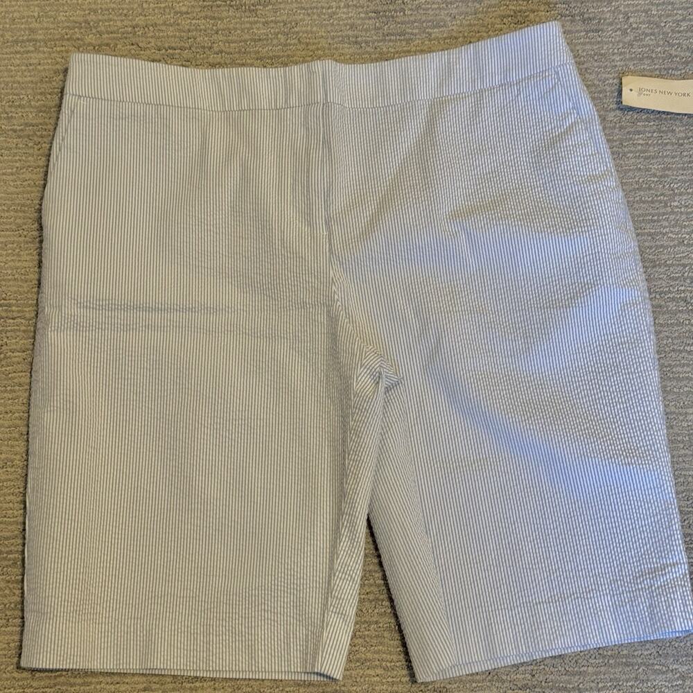 Jones New York Sport Shorts Womens 16 Stripe Blue/White Stretch Seersucker Beach